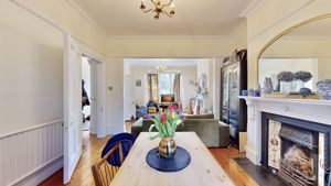 dining - click for photo gallery